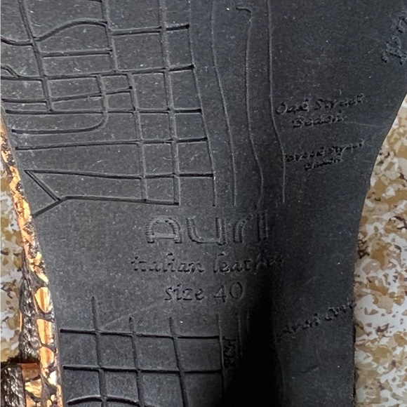 Women’s shoes bronze & gold size 40/10 handcrafted Italian-Prom Homecoming - Picture 9 of 9